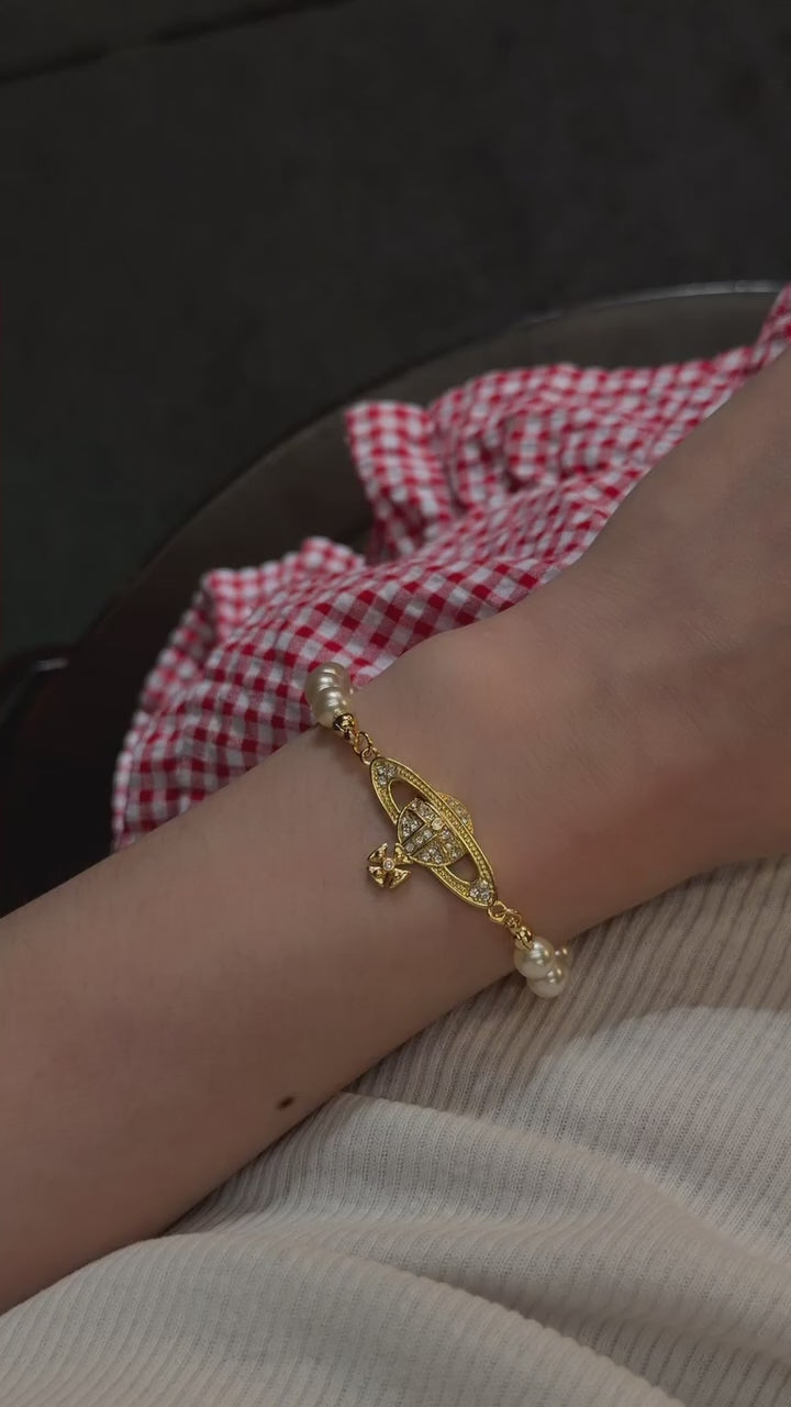 VW Mini Bas Relief Pearl Bracelet - Gold