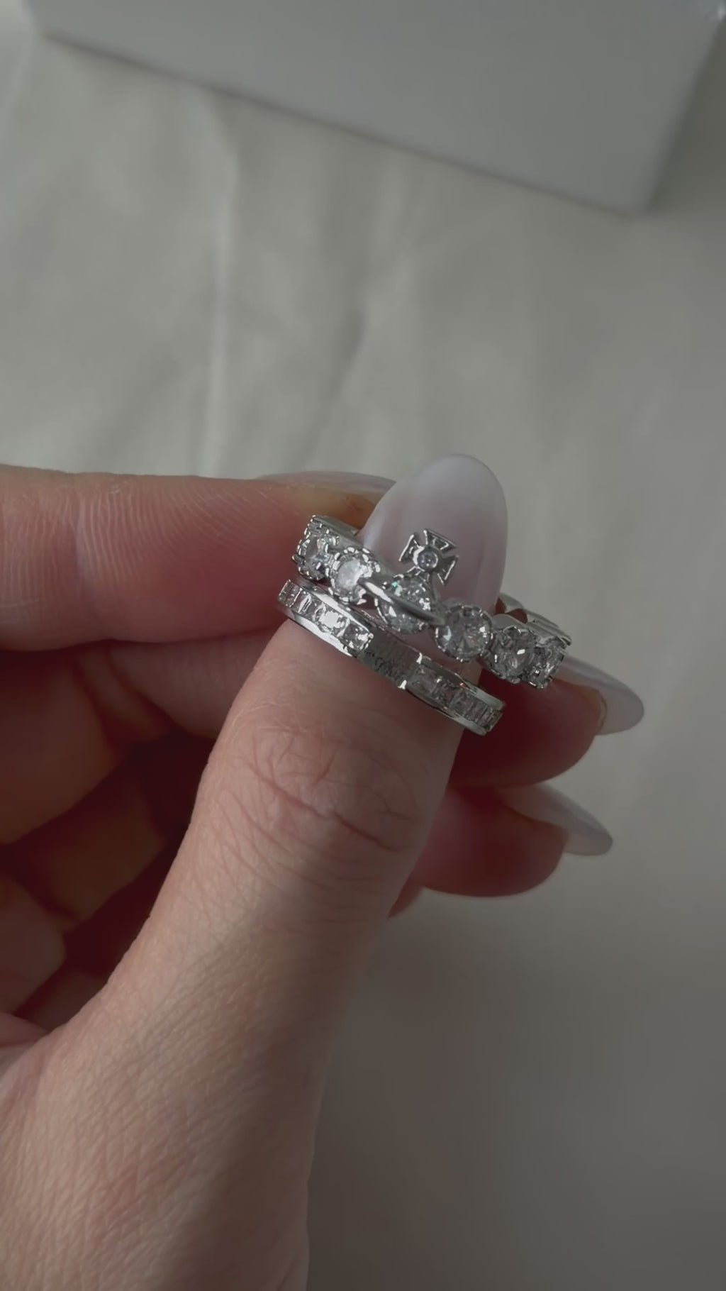 VW Crystal Orb Double Ring - Silver