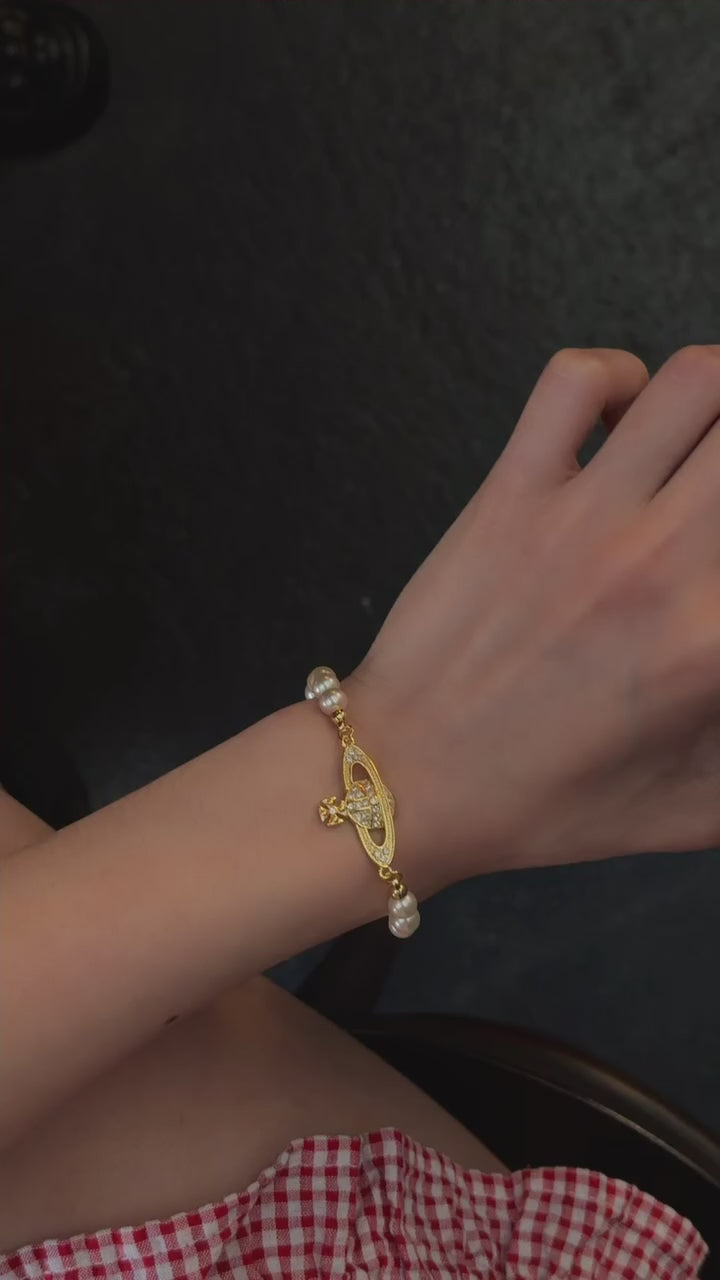 VW Mini Bas Relief Pearl Bracelet - Gold
