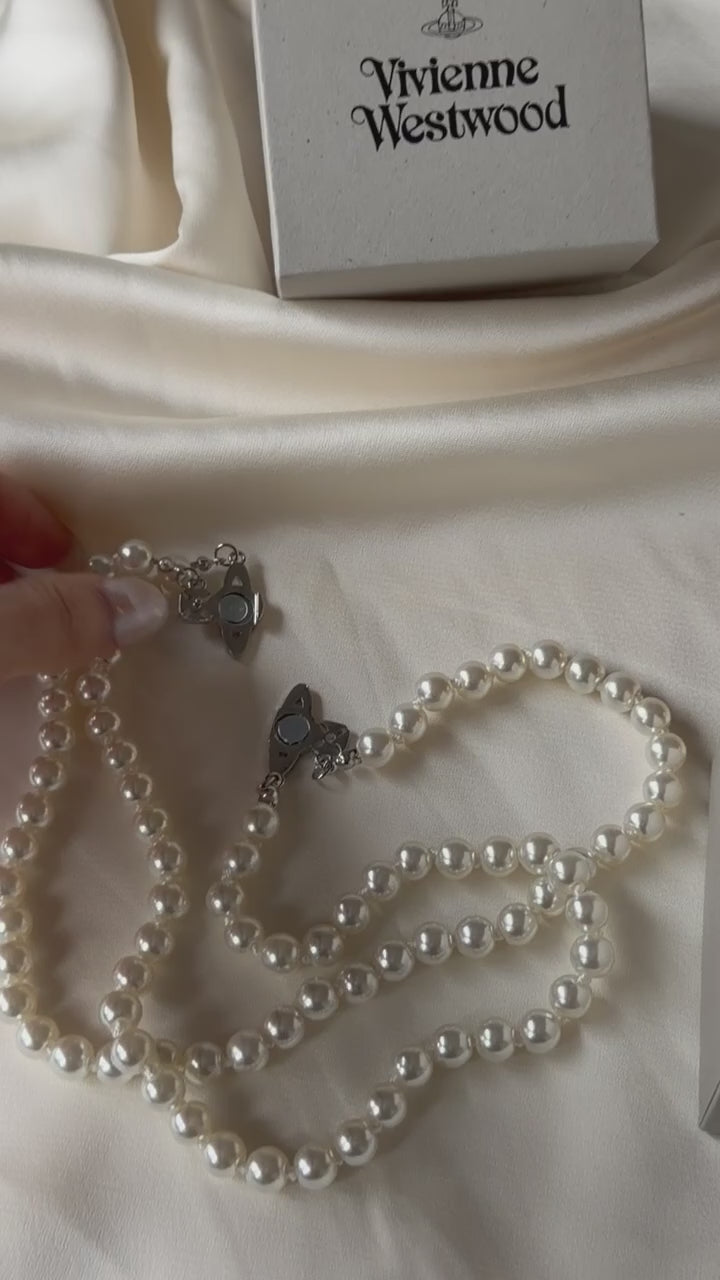 VW Two Row Pearl Bas Relief Choker - Silver
